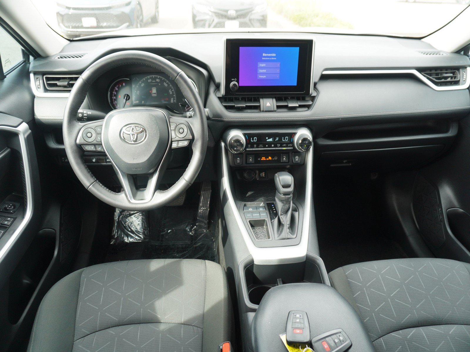 Used 2024 Toyota RAV4 XLE w/ Convenience Package FWD image 2