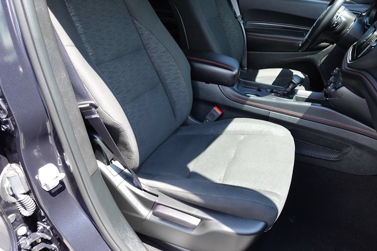 Used 2025 Dodge Durango GT w/ Blacktop Package AWD/4WD image 36