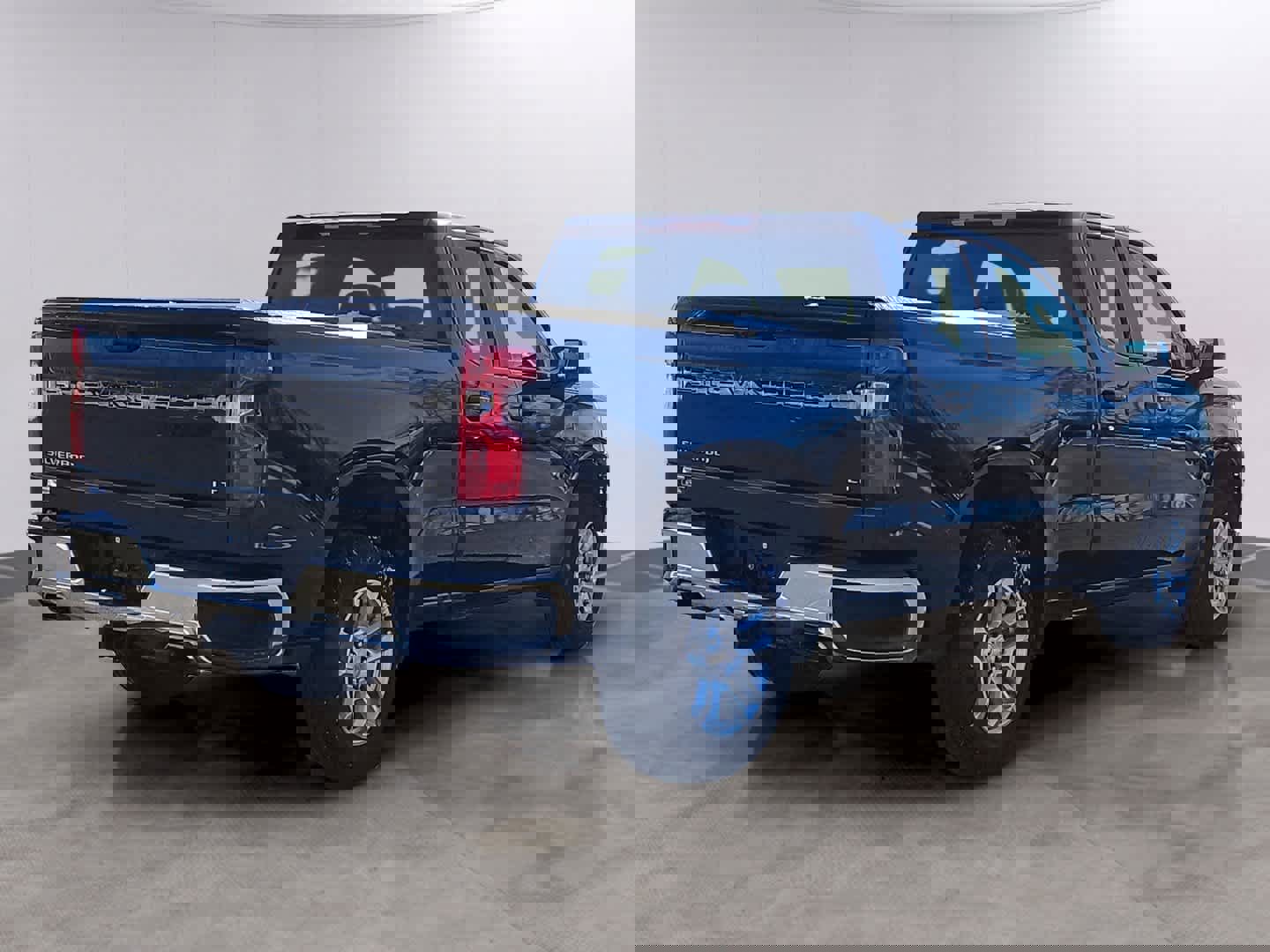 Used 2023 Chevrolet Silverado 1500 LT w/ Z71 Off-Road Package image 4