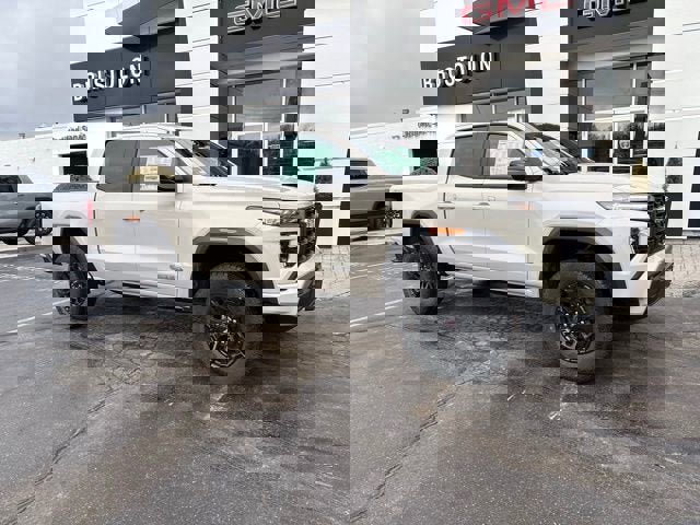 New 2026 GMC Canyon Elevation w/ Convenience Package image 2