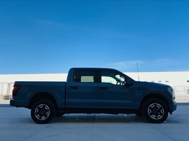 Used 2023 Ford F150 Lightning XLT image 7