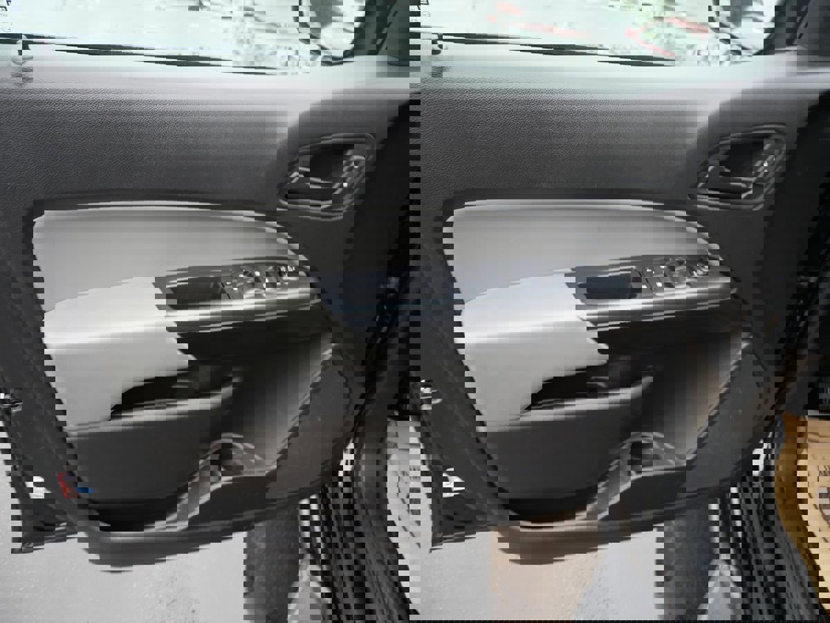 Used 2021 Chevrolet Colorado W/T w/ Custom Special Edition image 18