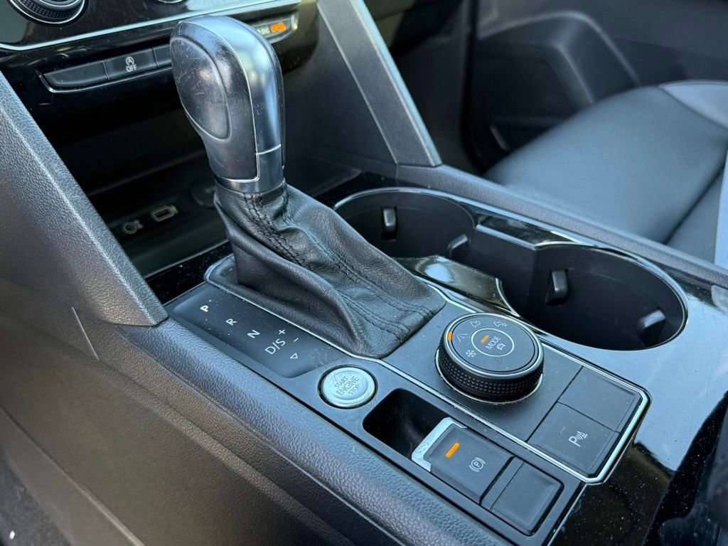 Used 2018 Volkswagen Atlas SEL w/ R-Line Package AWD/4WD image 22