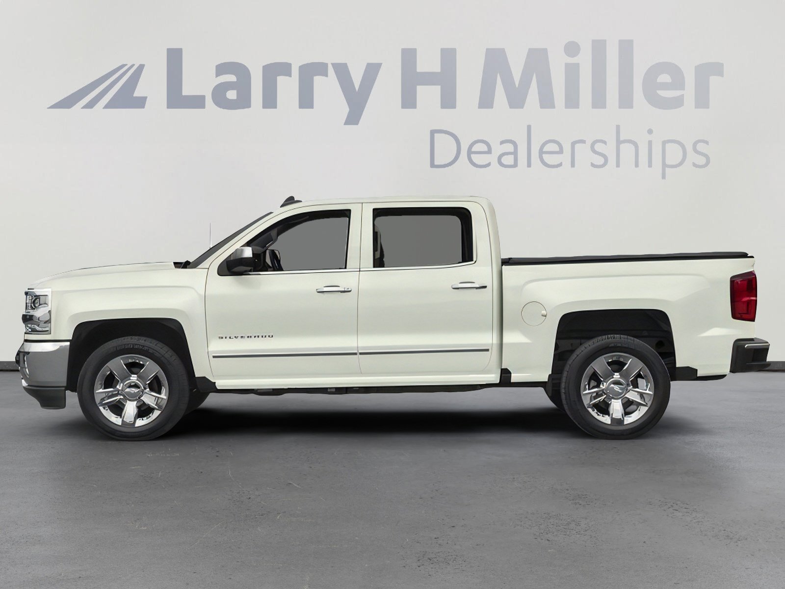 Used 2016 Chevrolet Silverado 1500 LTZ w/ LTZ Plus Package image 3