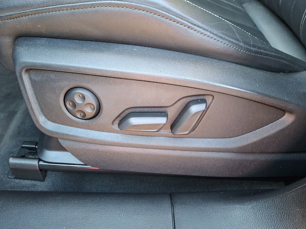 Used 2023 Audi Q5 e Premium w/ Convenience Package image 11