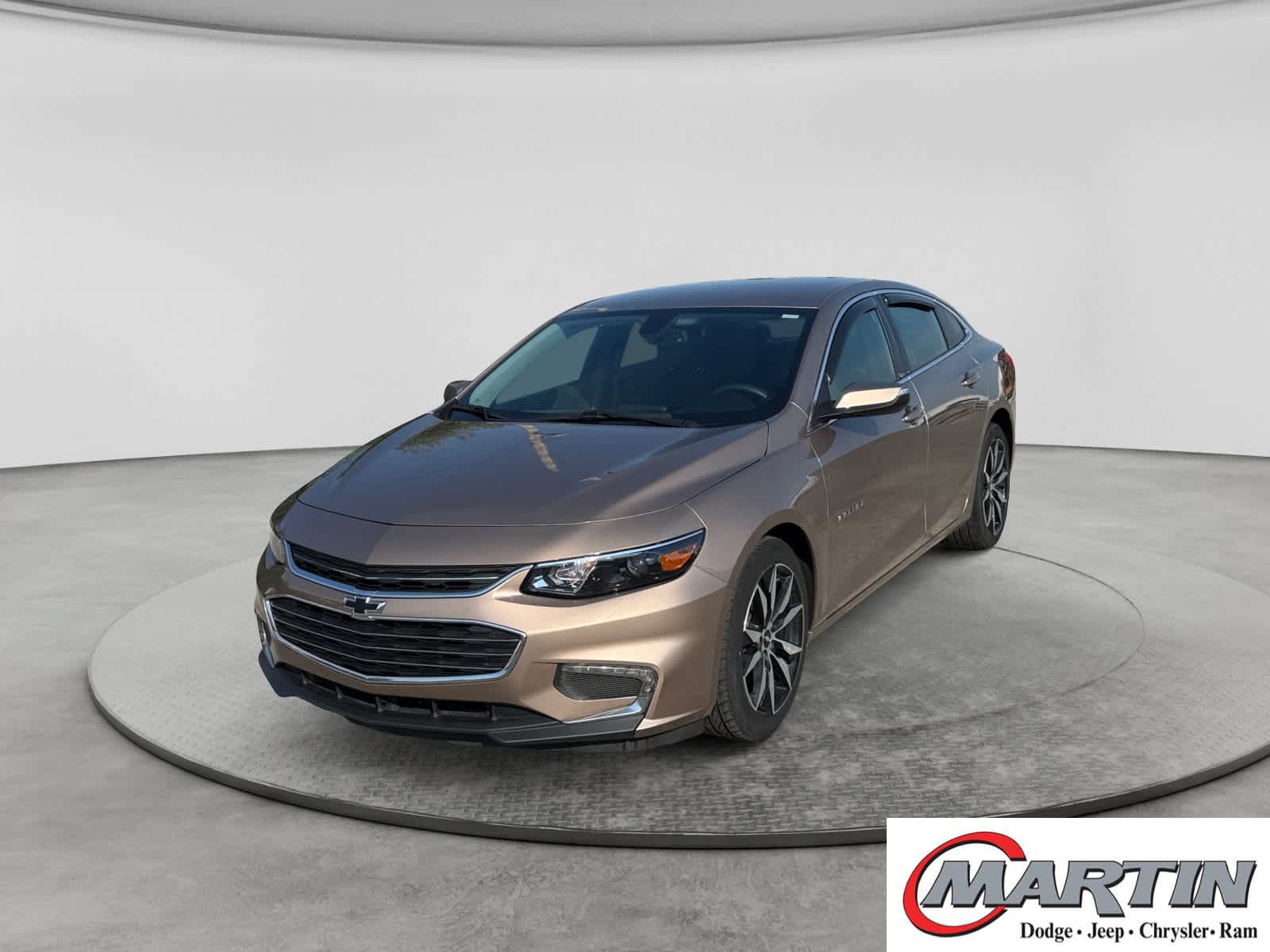 Used 2018 Chevrolet Malibu LT FWD image 1