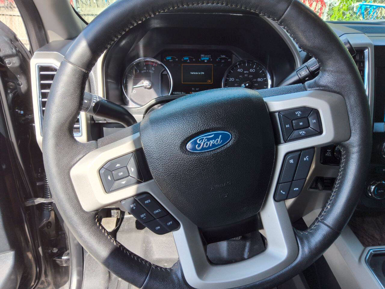 Used 2018 Ford F250 Lariat w/ Lariat Ultimate Package AWD/4WD image 19