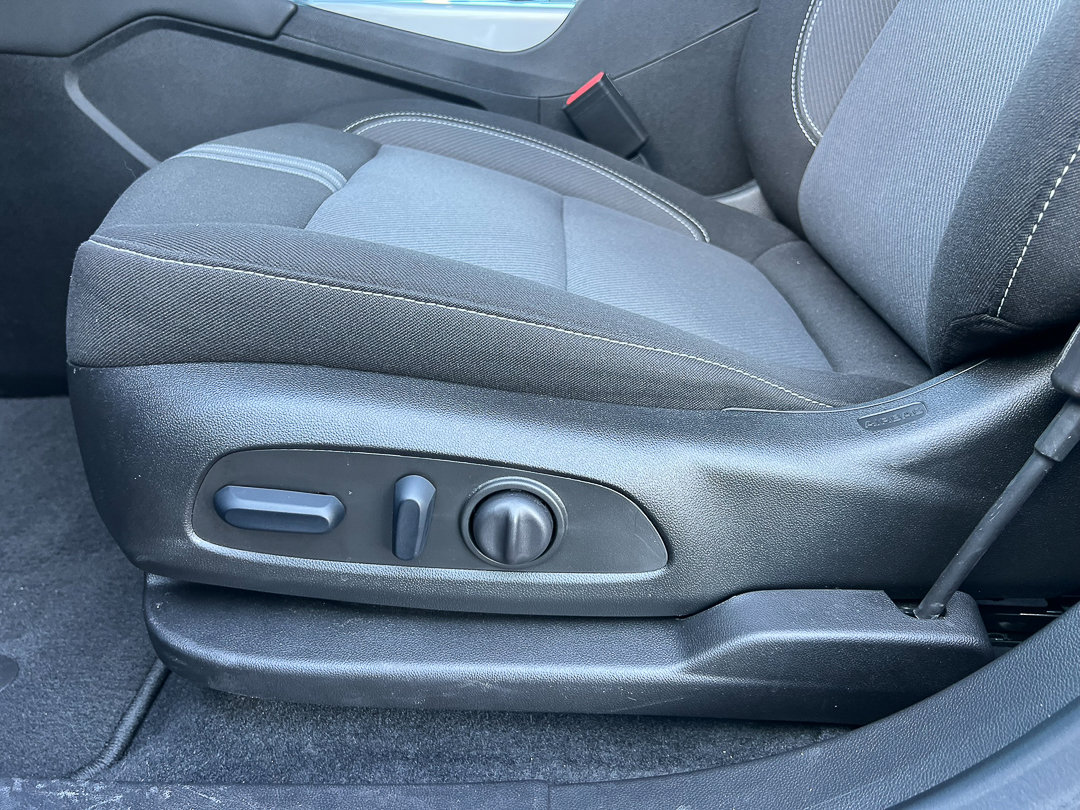 Used 2025 Chevrolet Blazer LT w/ Midnight/Sport Edition image 14