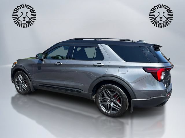 Used 2025 Ford Explorer ST AWD/4WD image 9