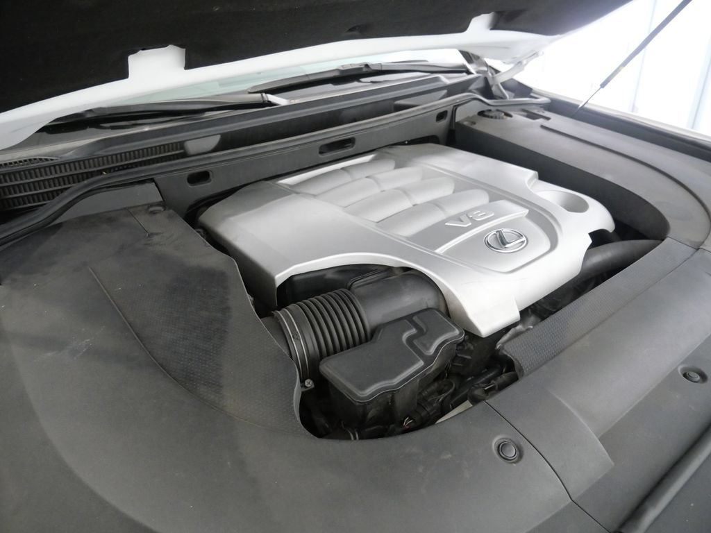 Used 2014 Lexus LX 570 4WD image 11