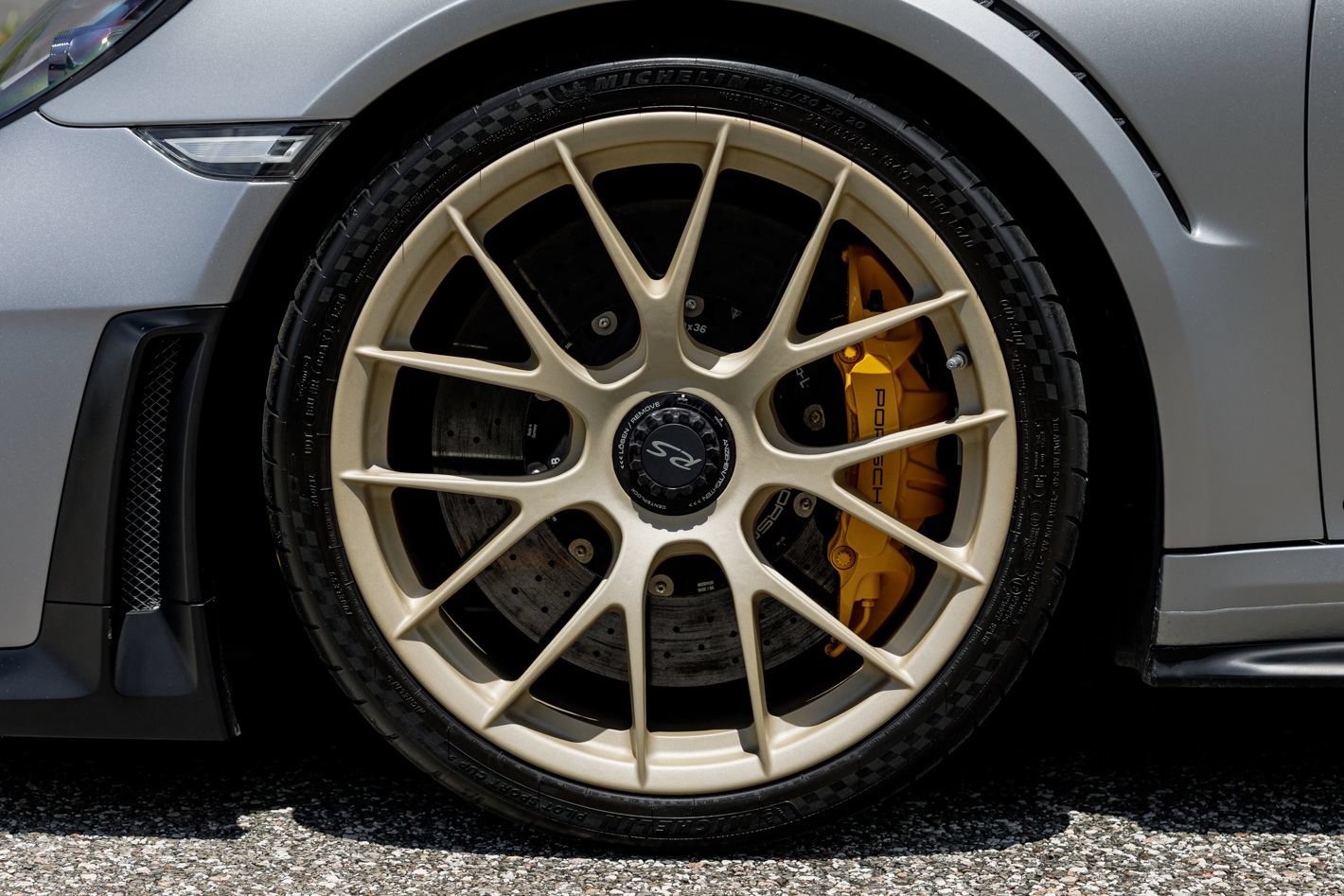 Used 2018 Porsche 911 GT2 RS w/ Weissach Package RWD image 27