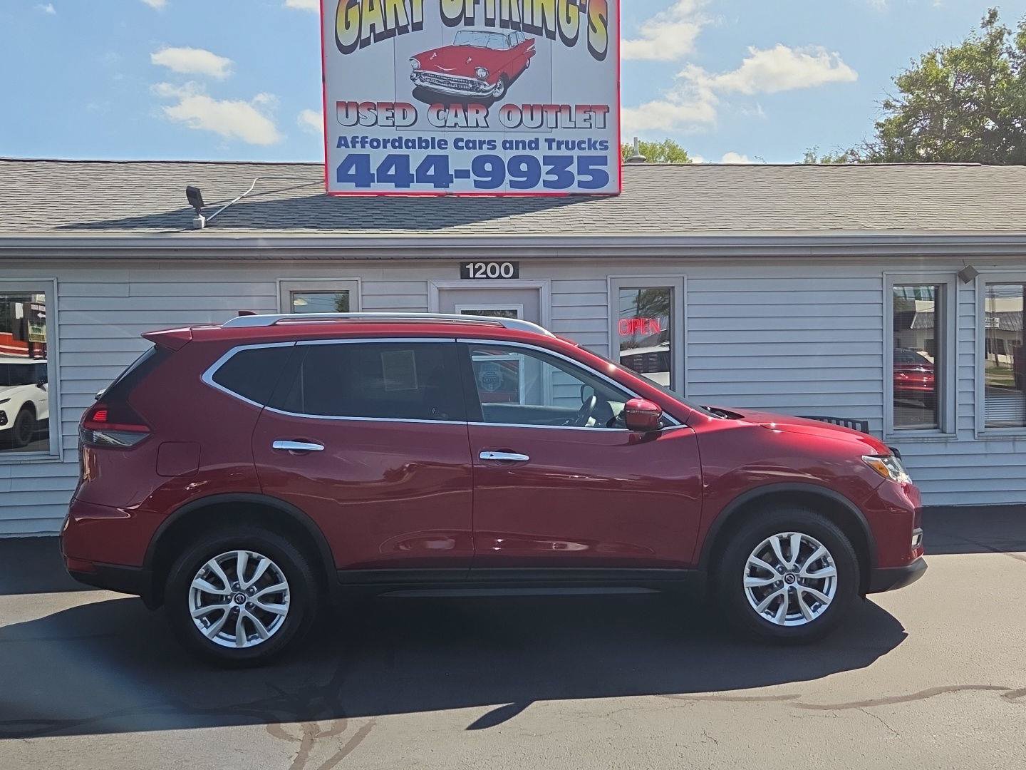 Used 2020 Nissan Rogue SV AWD/4WD image 2