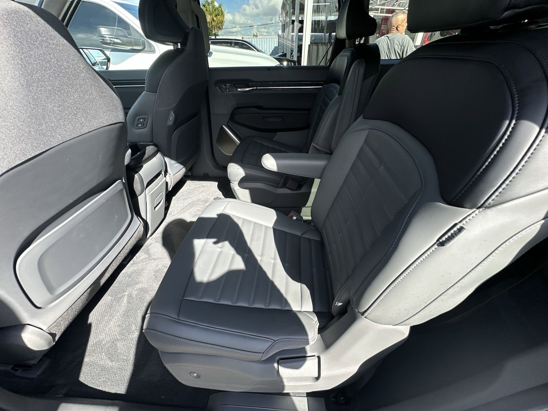 Certified 2026 Kia EV9 Land image 27