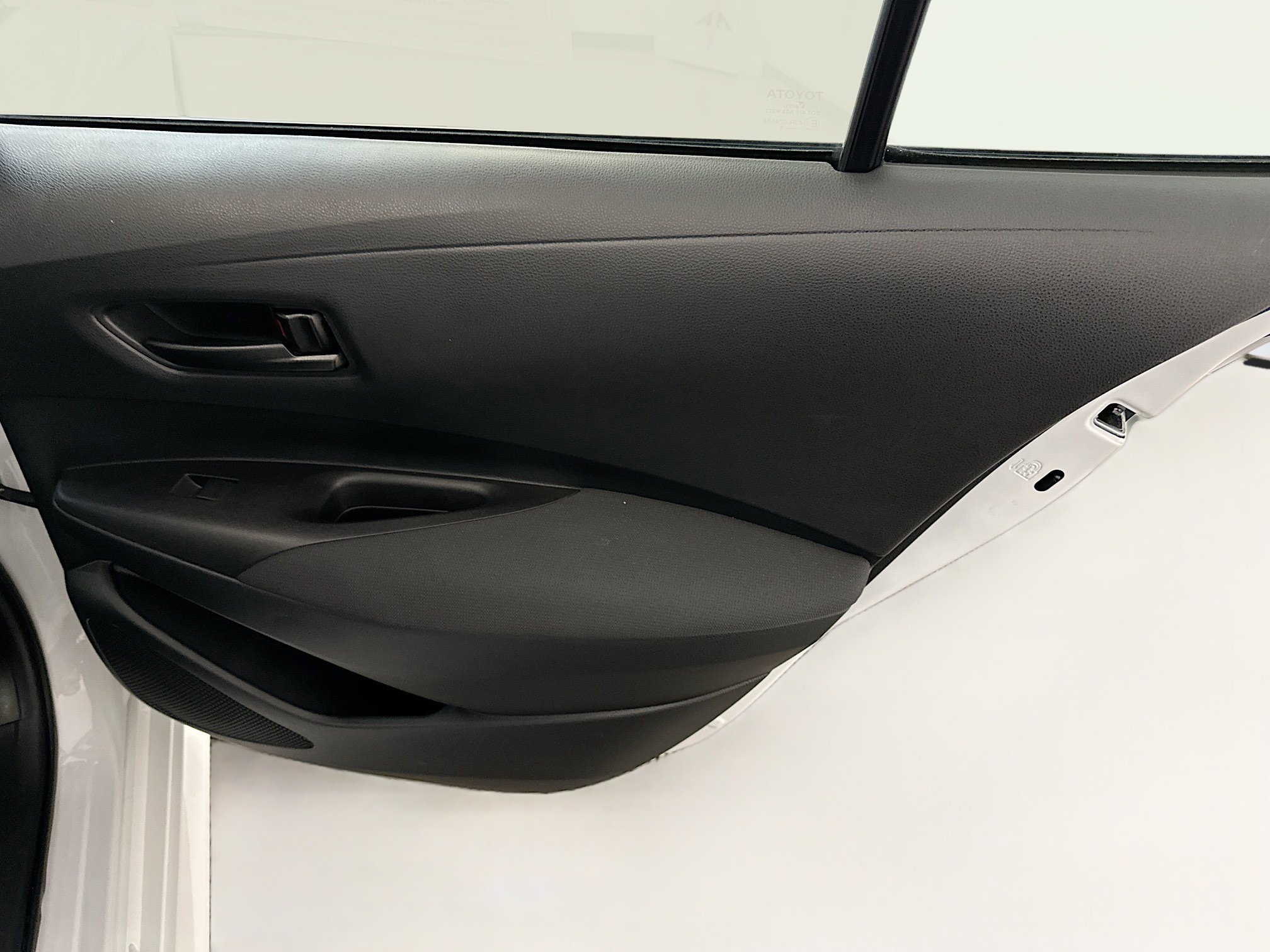 Used 2025 Toyota Corolla LE image 31