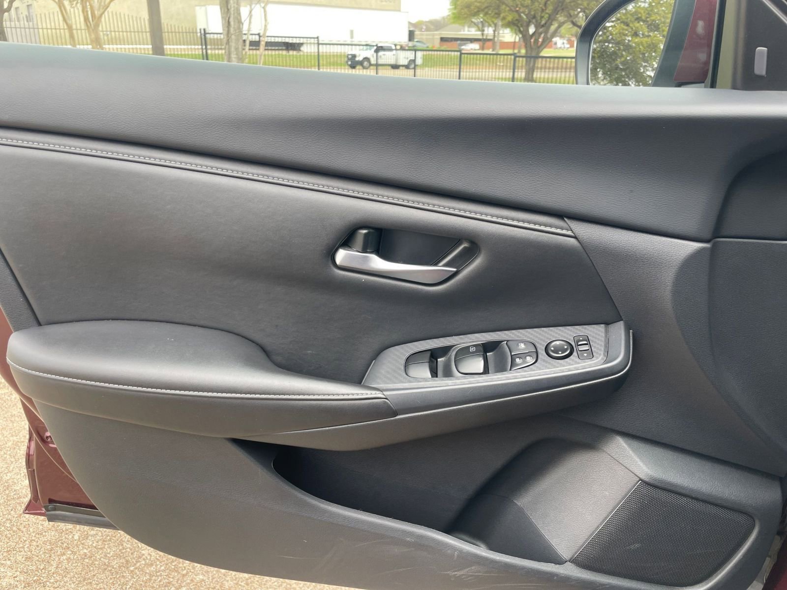 Used 2025 Nissan Sentra SV image 18