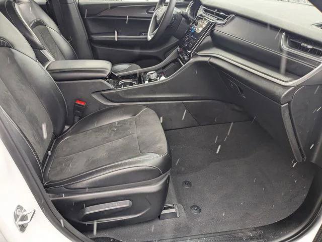 Certified 2023 Jeep Grand Cherokee Altitude image 28