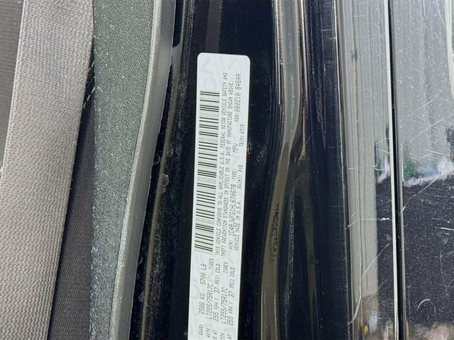 Used 2017 Jeep Wrangler Unlimited Rubicon w/ Connectivity Group image 29