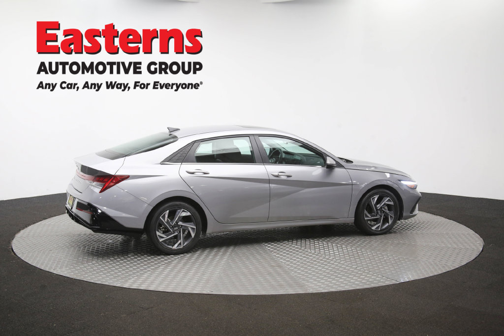 Used 2025 Hyundai Elantra SEL FWD image 47