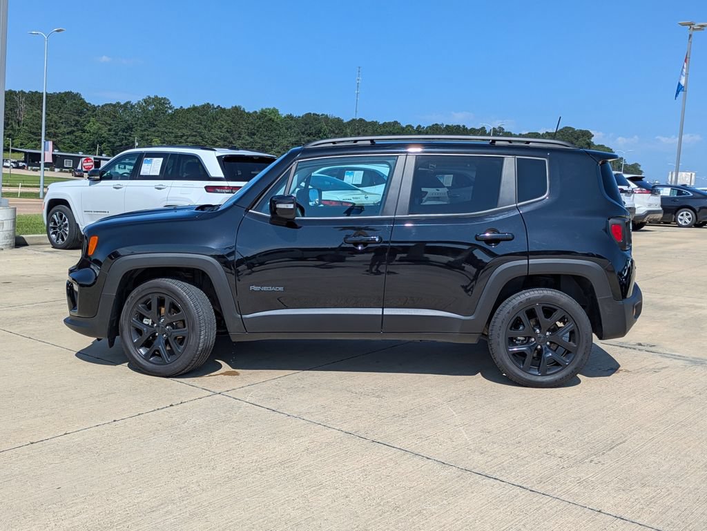 Used 2023 Jeep Renegade Altitude w/ Sun/Sound Group AWD/4WD image 5