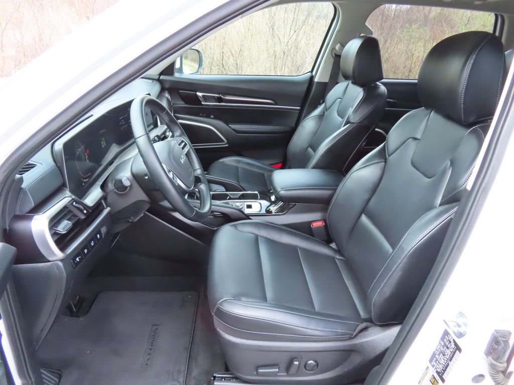 Used 2025 Kia Telluride S FWD image 21