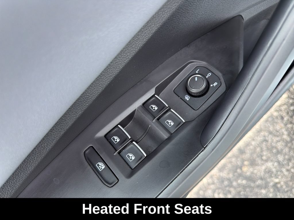 Used 2025 Volkswagen Jetta SE w/ Sunroof Package FWD image 14