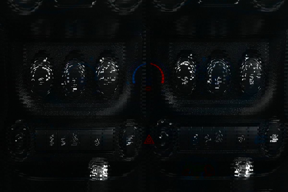 Used 2018 Jeep Wrangler Unlimited Sport image 16