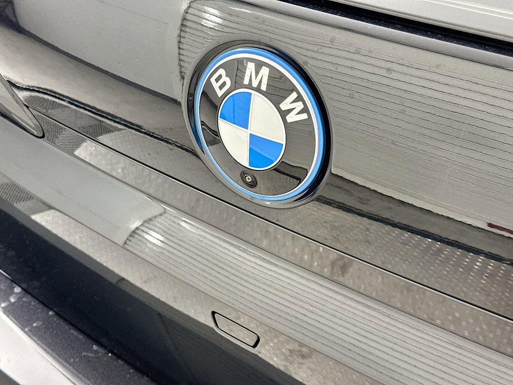New 2026 BMW 750e xDrive w/ Executive Package image 22