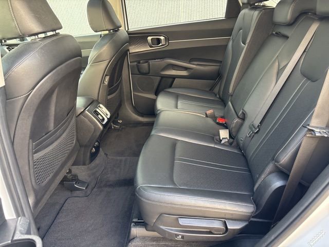Certified 2022 Kia Sorento S w/ Panoramic Sunroof Package image 32