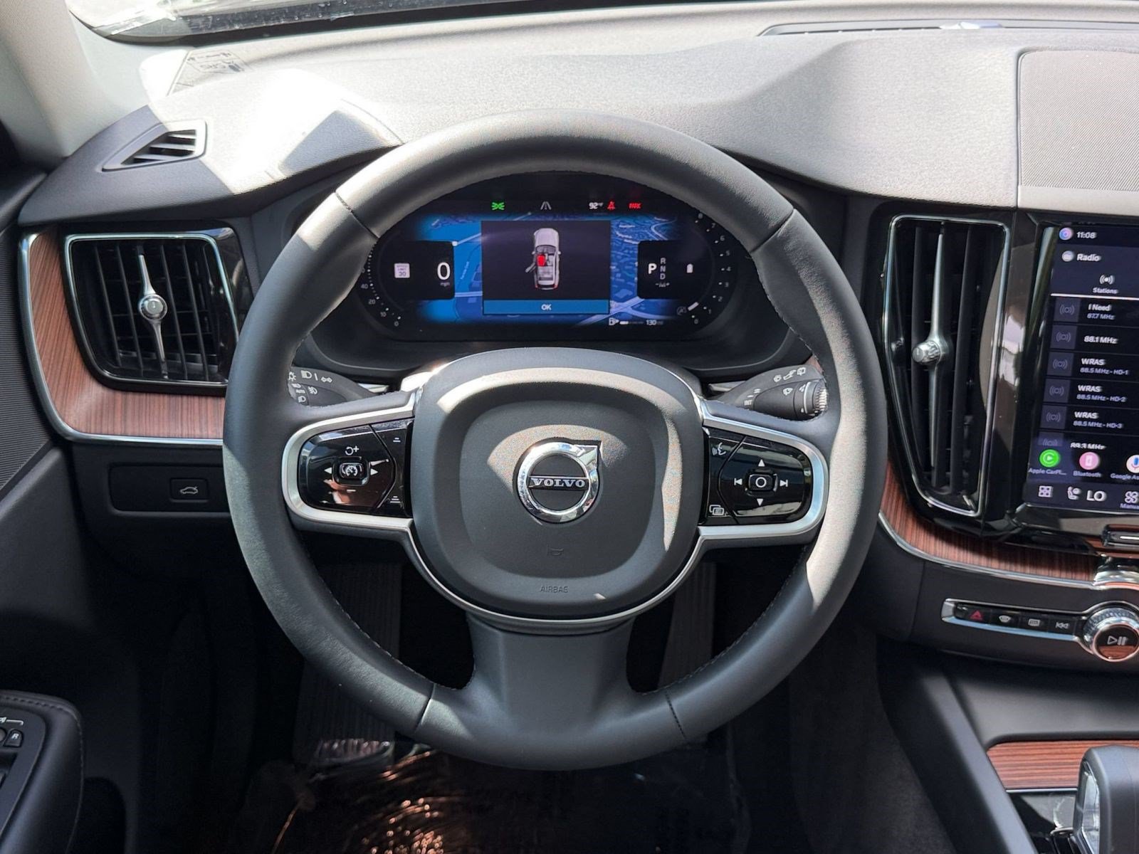 Used 2023 Volvo XC60 B5 Plus w/ Climate Package AWD/4WD image 11