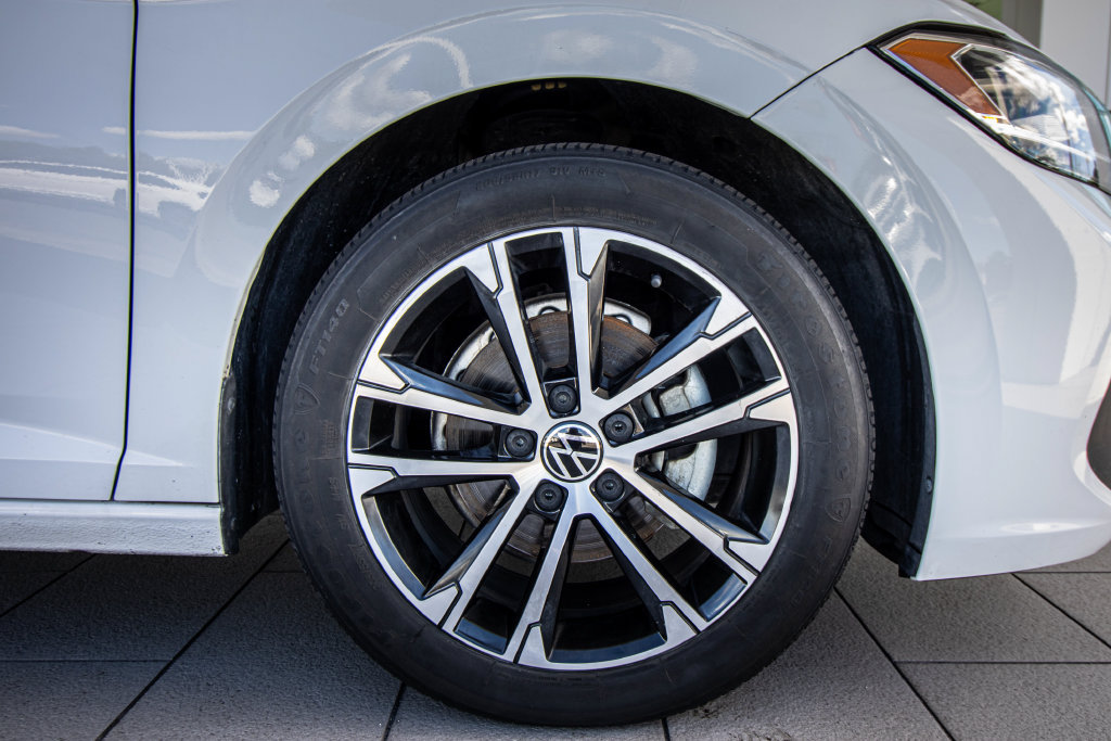Used 2023 Volkswagen Jetta Sport FWD image 4