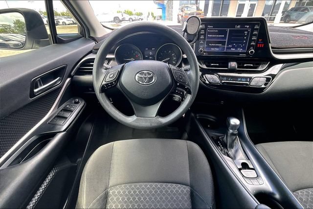Used 2021 Toyota C-HR LE FWD image 8