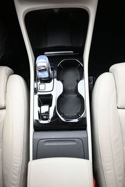 Used 2023 Volvo XC40 B5 Plus w/ Driver Assist Package AWD/4WD image 11