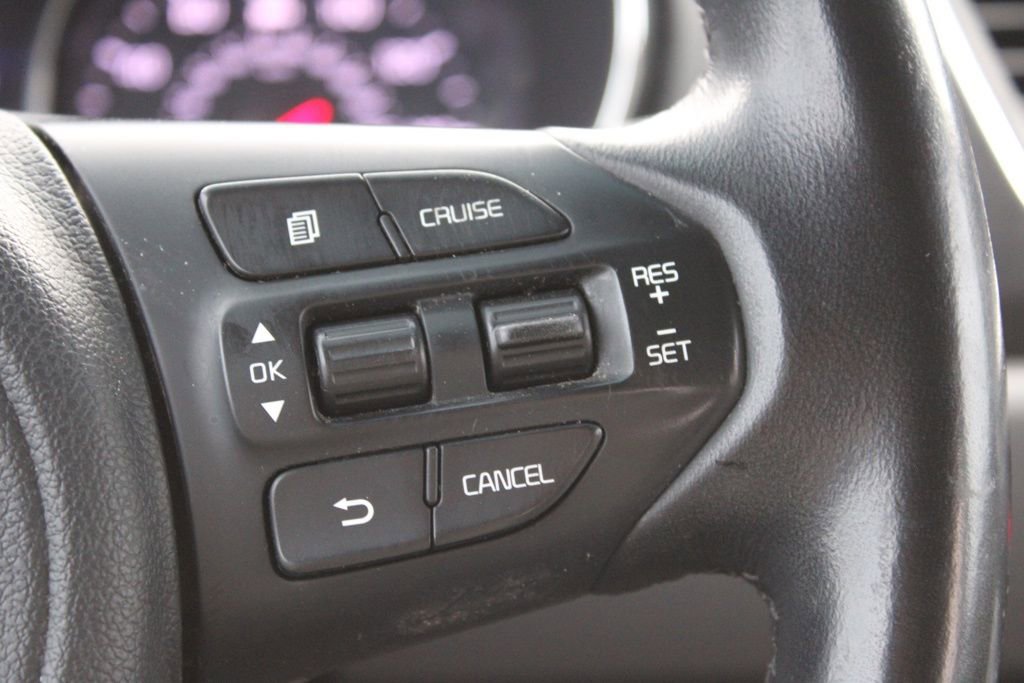 Used 2017 Kia Sedona LX w/ LX Essentials Premium Package image 32