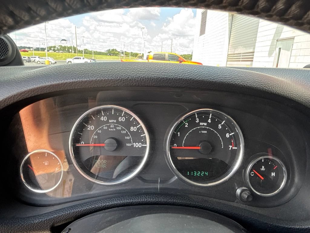 Used 2013 Jeep Wrangler Unlimited Sahara w/ Connectivity Group AWD/4WD image 16