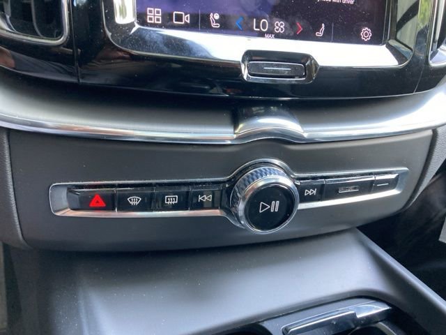 Used 2023 Volvo XC60 B5 Core image 31