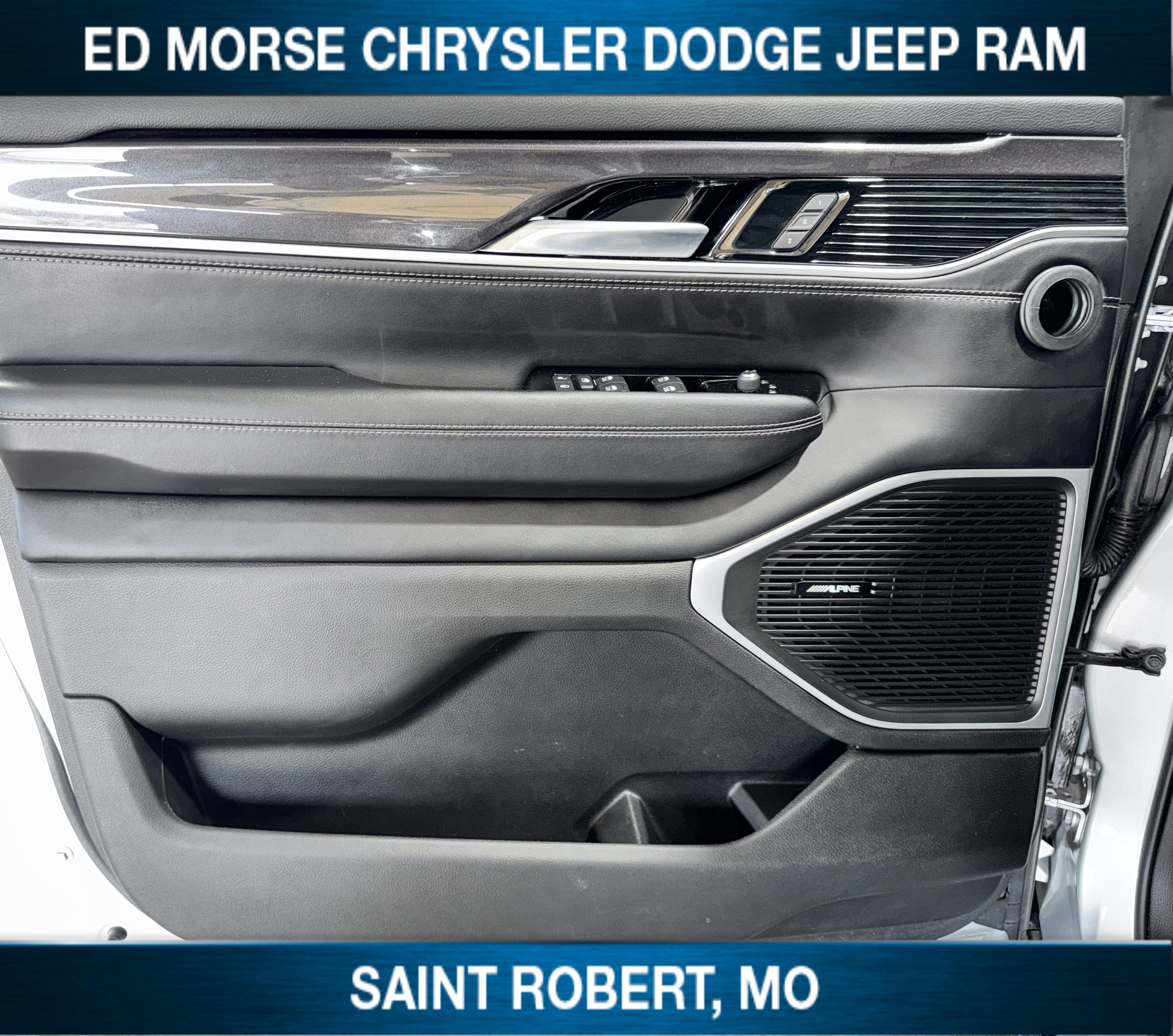 Used 2023 Jeep Wagoneer 4WD image 36