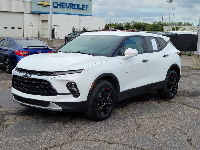 Certified 2025 Chevrolet Blazer LT FWD image 4