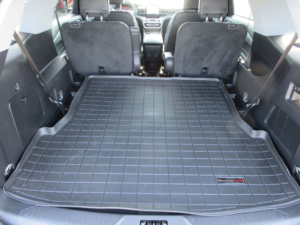 Used 2023 Ford Explorer XLT w/ Equipment Group 202A AWD/4WD image 13