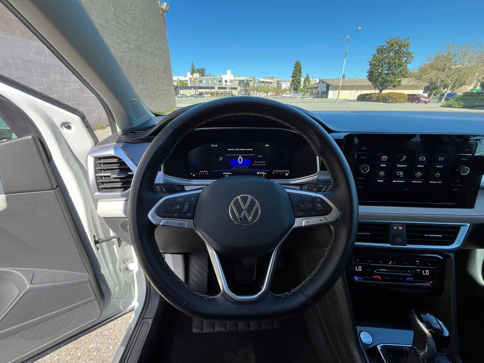 Used 2025 Volkswagen Taos SE FWD image 35