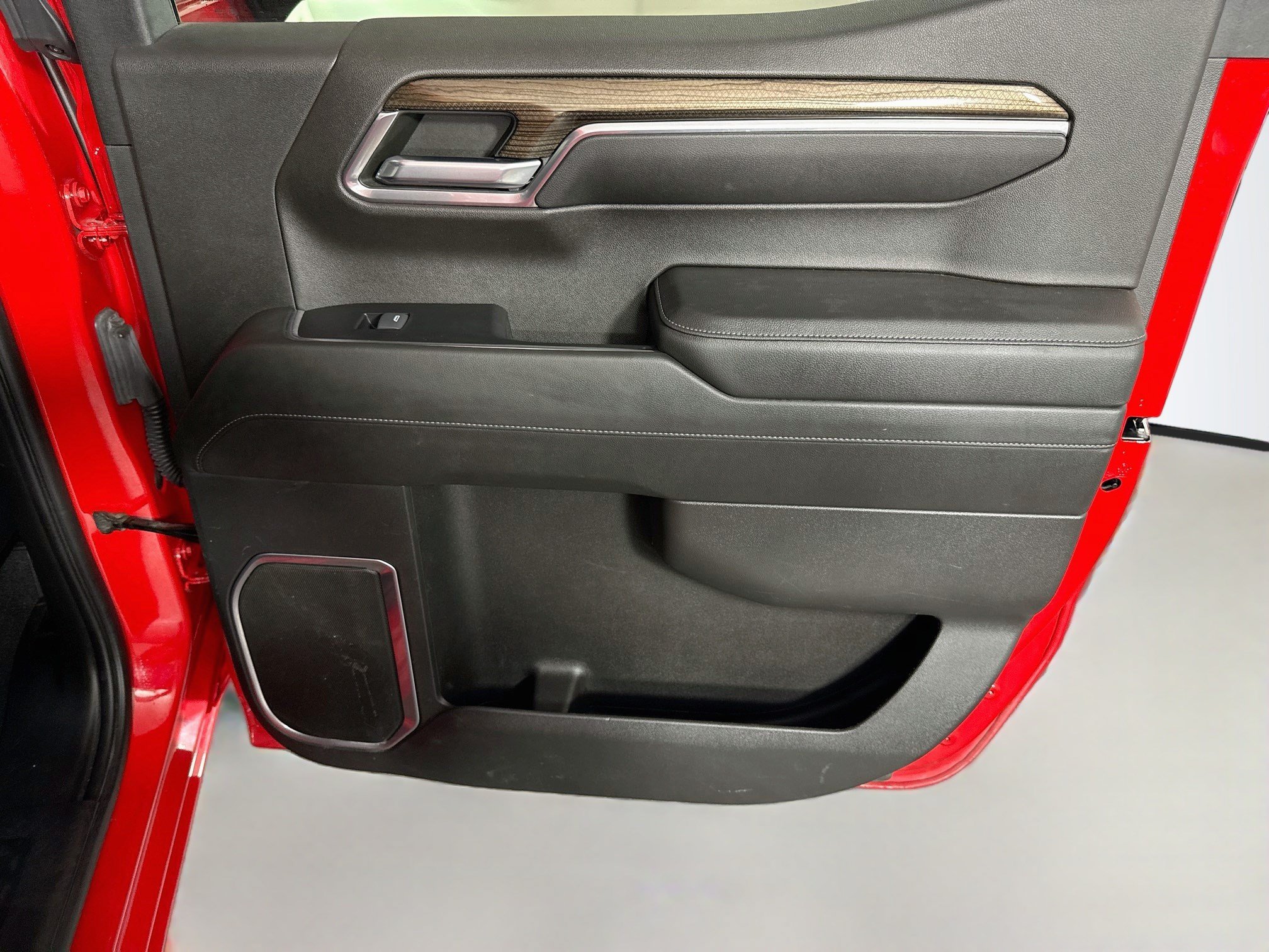 Used 2022 Chevrolet Silverado 1500 LT AWD/4WD image 27