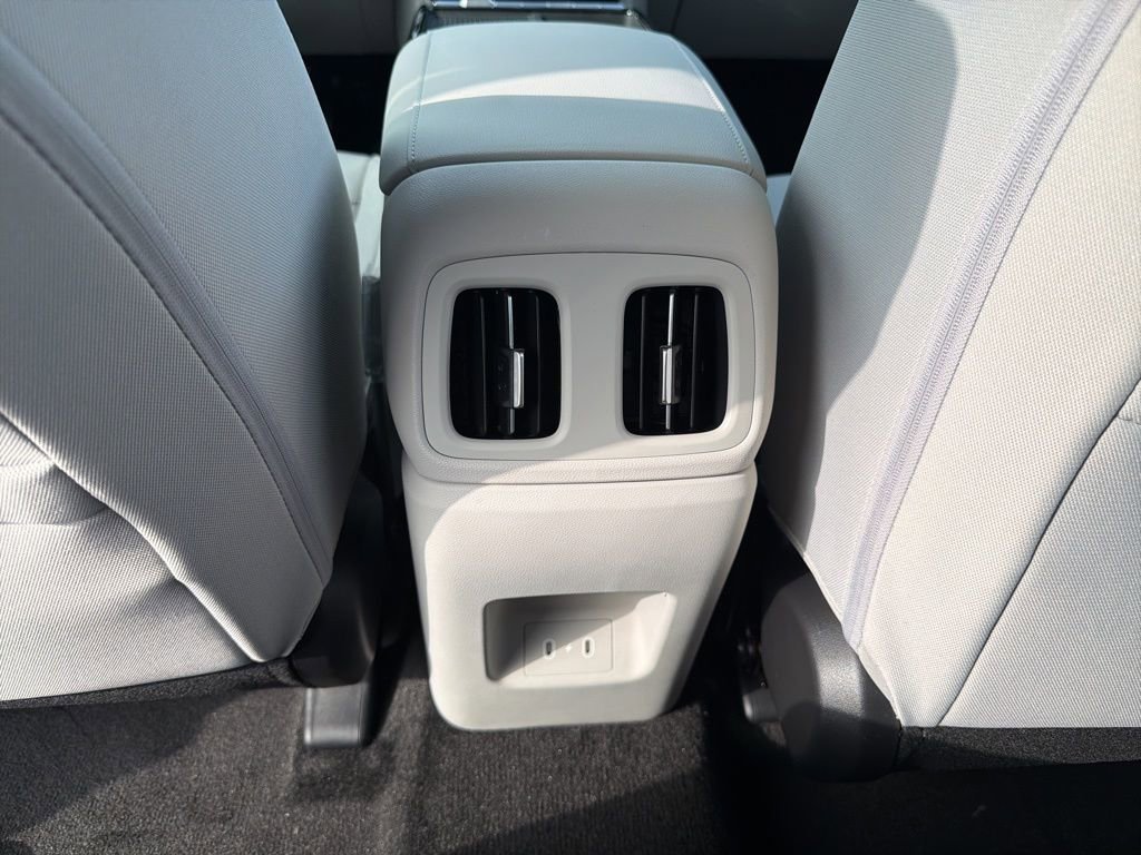 New 2026 Hyundai Tucson Blue SE w/ Tow & Go Package AWD/4WD image 17