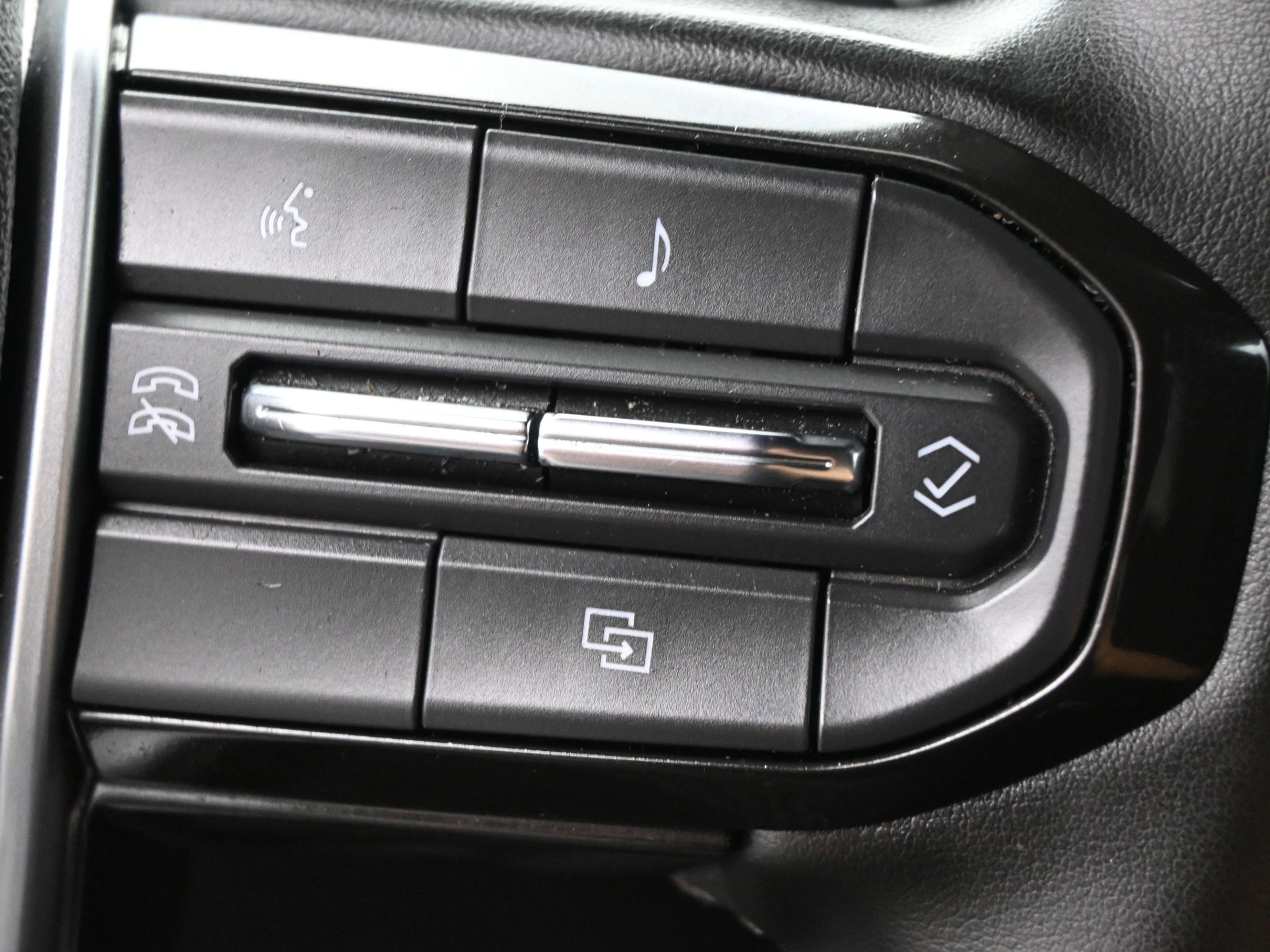 Used 2023 Chevrolet Colorado LT w/ LT Convenience Package RWD image 18