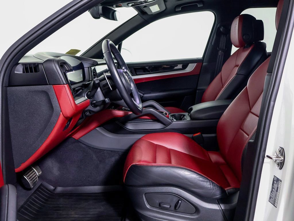 Certified 2024 Porsche Cayenne S image 5
