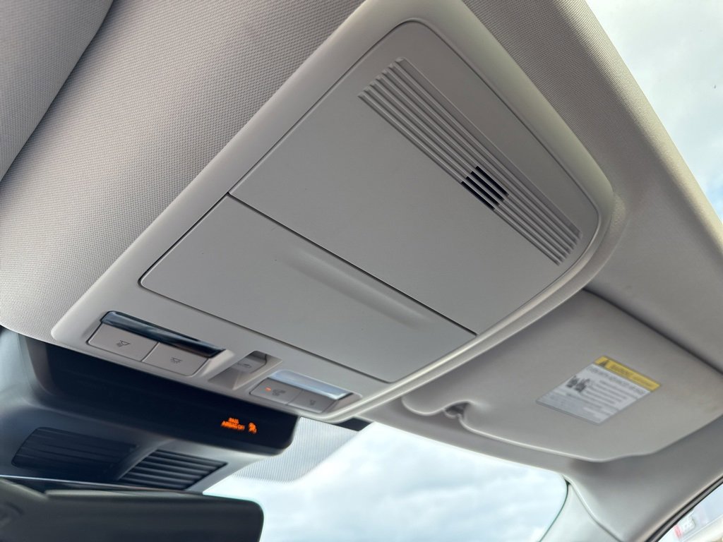 Used 2025 MAZDA CX-70 Plug-In Hybrid w/ Premium Pkg image 31