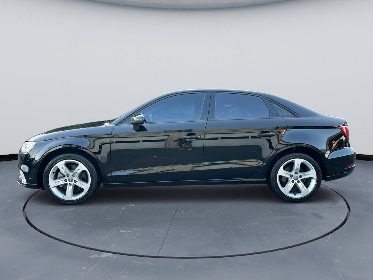 Used 2018 Audi A3 2.0T Premium image 4