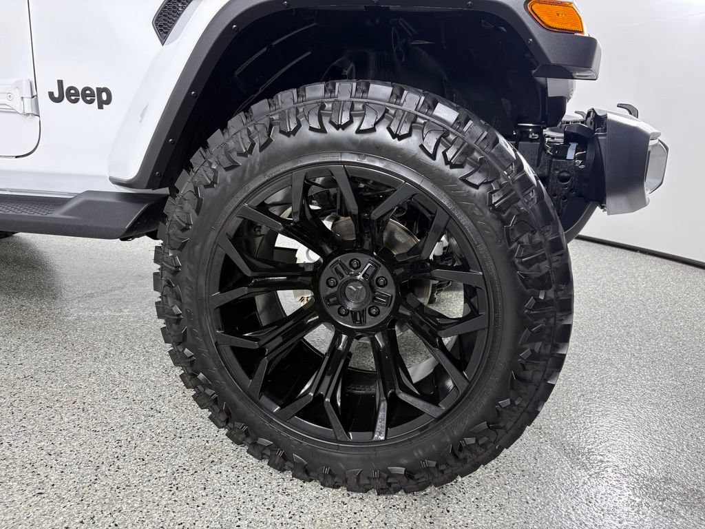 Used 2026 Jeep Wrangler Unlimited Sahara AWD/4WD image 11