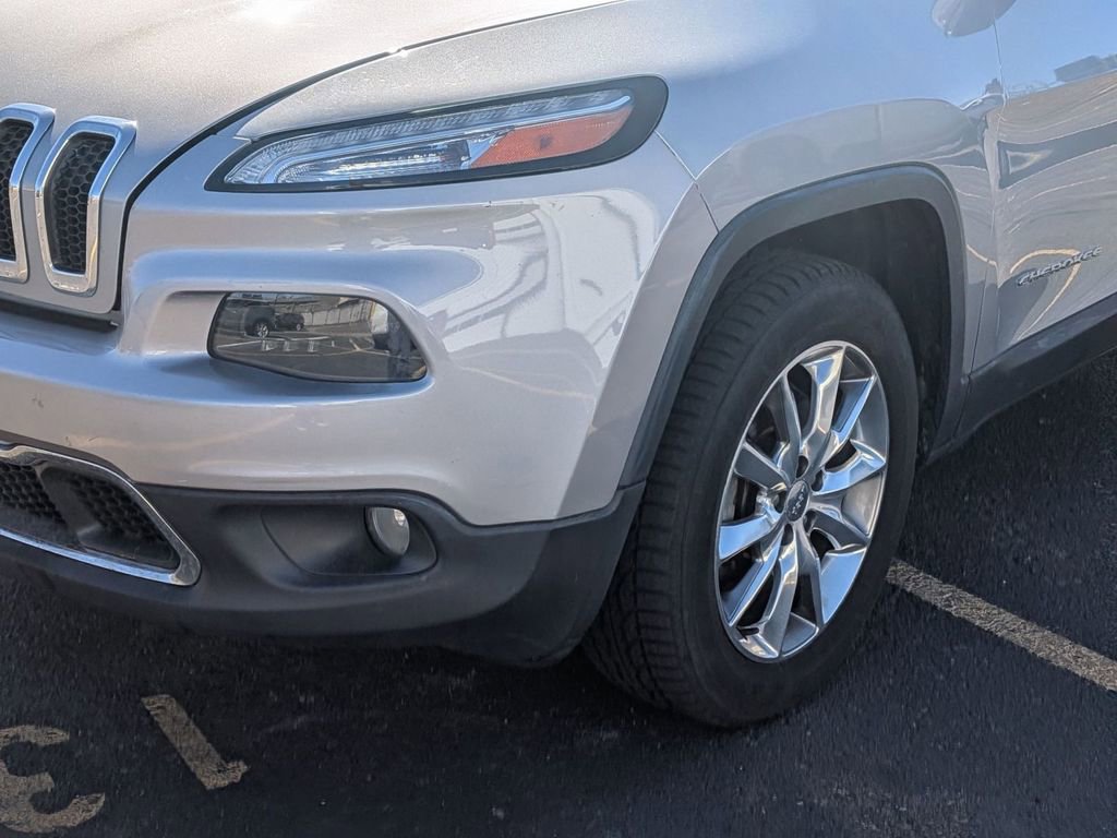 Used 2014 Jeep Cherokee Limited w/ Luxury Group AWD/4WD image 9