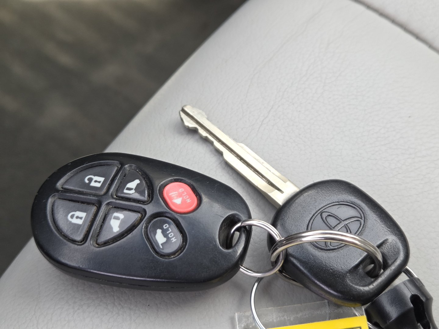 Used 2013 Toyota Sienna XLE FWD image 32