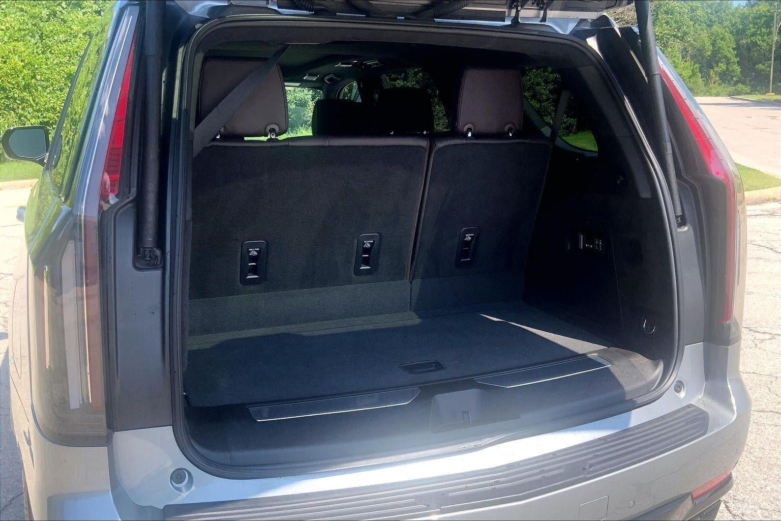 Certified 2024 Cadillac Escalade V AWD/4WD image 4