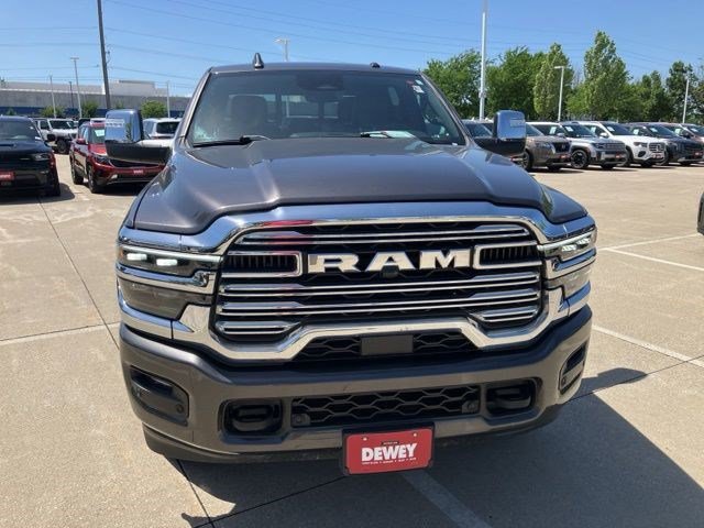 Used 2025 RAM 2500 Laramie AWD/4WD image 2